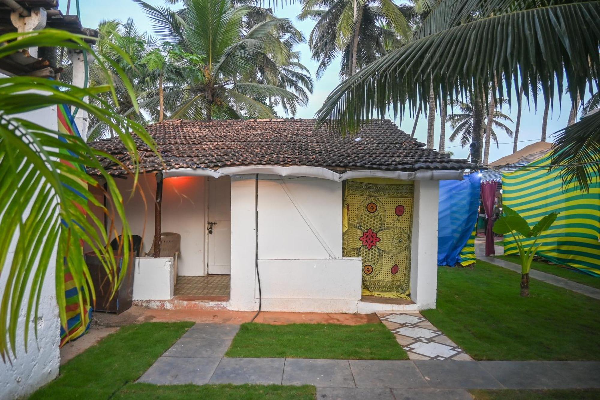 Kashinath Beach Huts Агонда Екстериор снимка