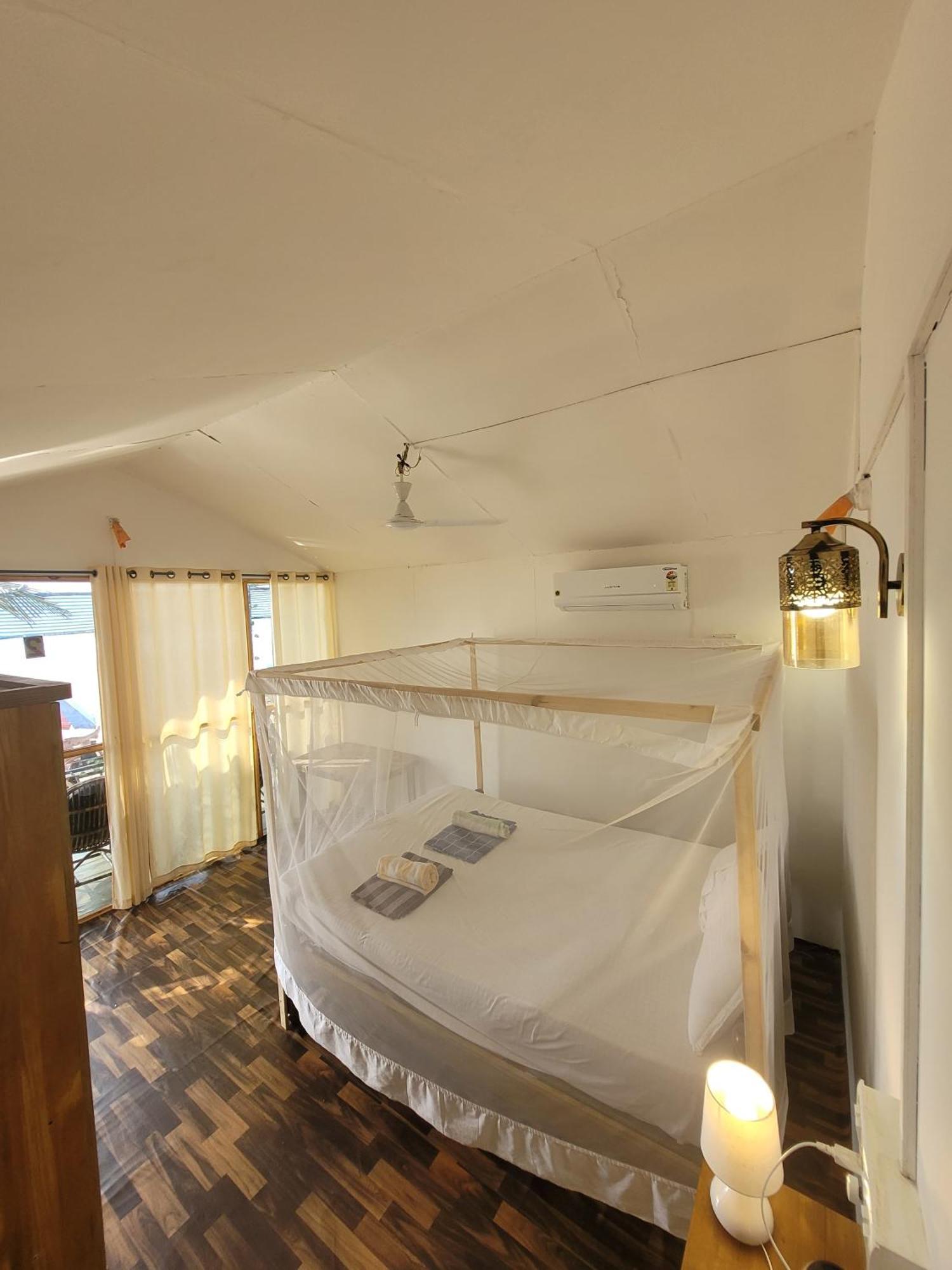 Kashinath Beach Huts Агонда Екстериор снимка